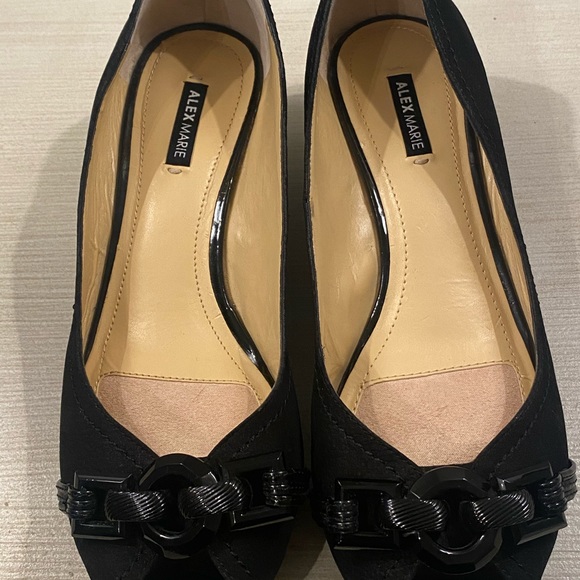 2/$30 Sassy Black Wedge Open Toe Shoes by Alex Marie size 6 - Picture 5 of 8